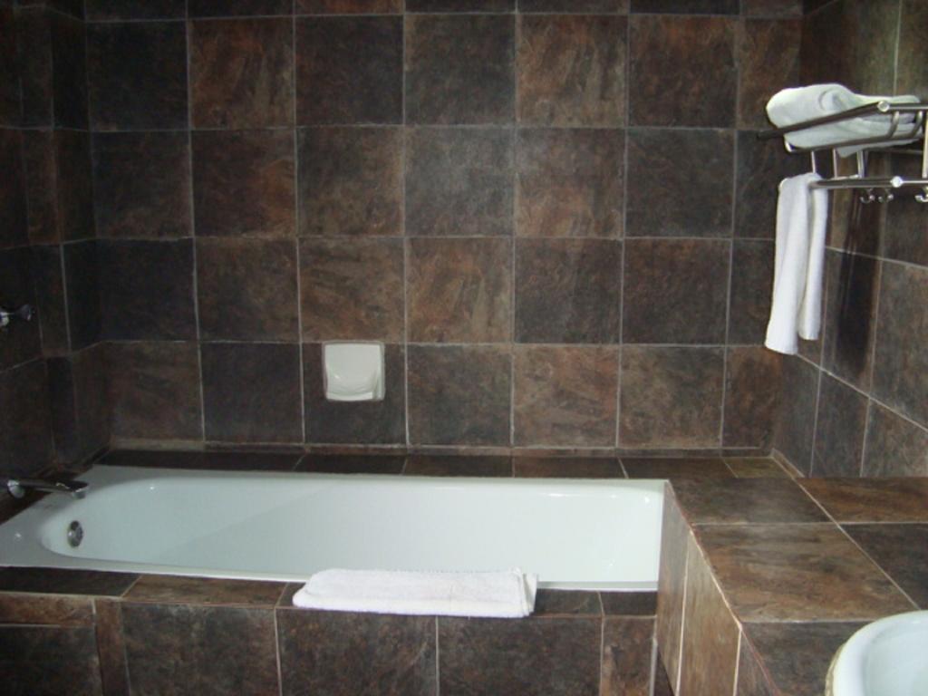 Pacific Bed & Breakfast Lilongwe Bagian luar foto